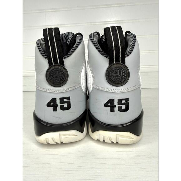 Athletic_Shoes